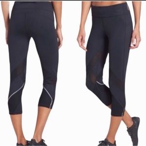 Zella Crop Capri Leggings